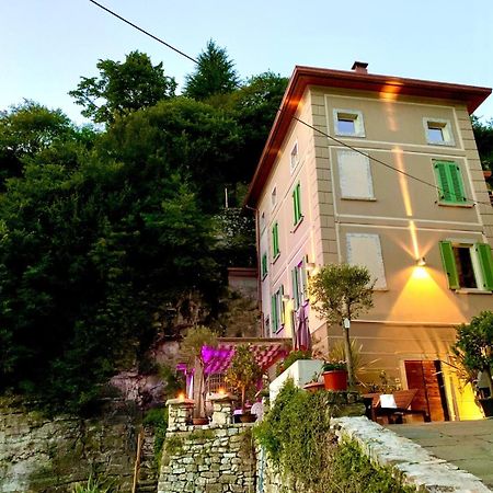 La Casa Sulla Collina Del Castello Villa Breno Exteriör bild