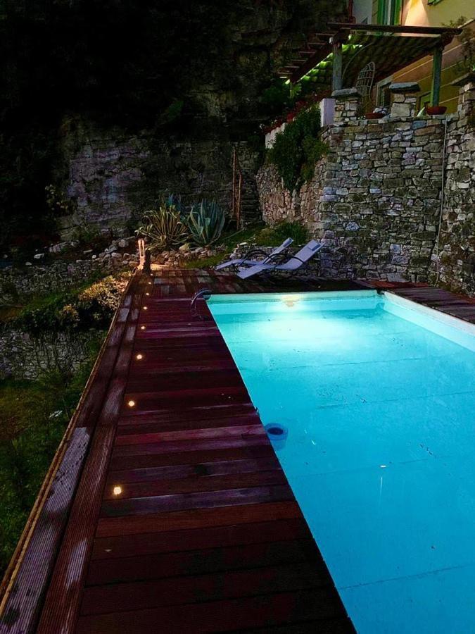 La Casa Sulla Collina Del Castello Villa Breno Exteriör bild